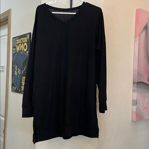 Black V-Neck Long Sleeve Top